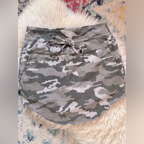 Chaser Camouflage Skort/Shorts Gray Small - Picture 4 of 10